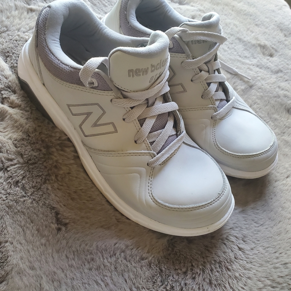New Balance 813